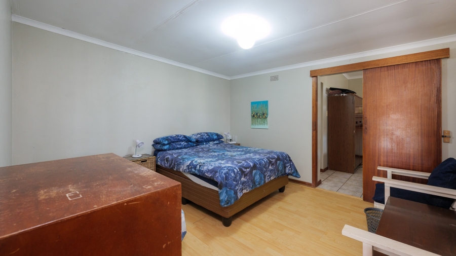 5 Bedroom Property for Sale in Struisbaai Western Cape
